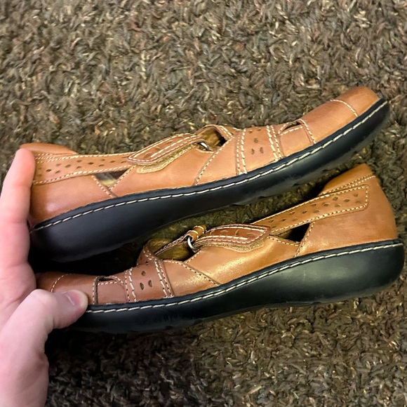 Clarks Bendables #65652 Cognac Leather Flats Mens 6.5 - Picture 3 of 5